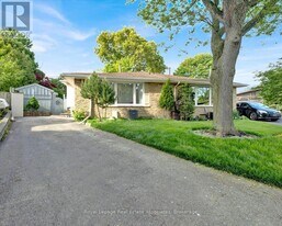 9 Gafney Ct in Hamilton, ON - Building Photo