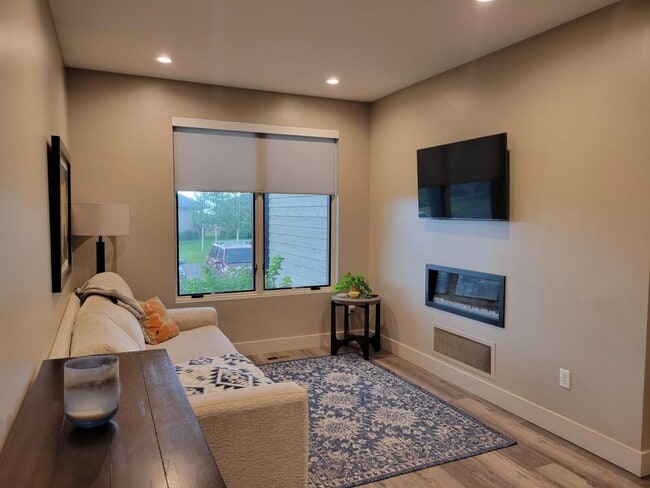 31 Highnoon Way in Bozeman, MT - Building Photo - Building Photo