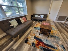 5624 Lime Way in Seminole, FL - Building Photo - Building Photo