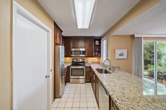 353 S US Hwy 1, Unit D106 in Jupiter, FL - Building Photo - Building Photo