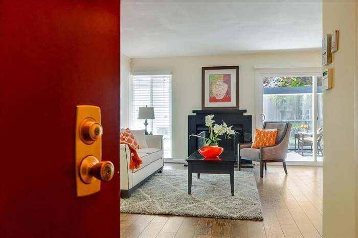 1033 Shell Blvd in Foster City, CA - Building Photo