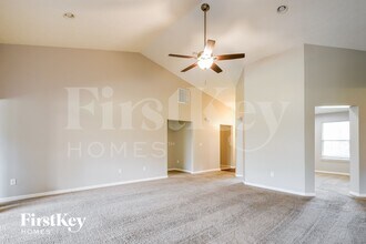 5696 West Port Drive in McCordsville, IN - Foto de edificio - Building Photo