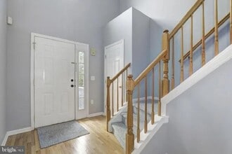 32 Edith Dr in Franklin Township, NJ - Building Photo - Building Photo