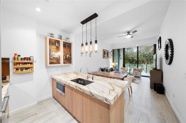 2831 S Bayshore Dr in Miami, FL - Building Photo - Building Photo