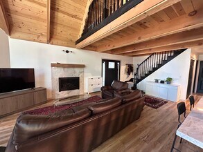 686 Michael Dr in South Lake Tahoe, CA - Building Photo - Building Photo