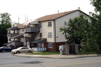 Shamrock in Monroe, NY - Foto de edificio - Building Photo