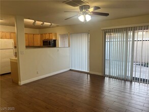 2568 Paradise Village Way, Unit 331 in Las Vegas, NV - Building Photo - Building Photo