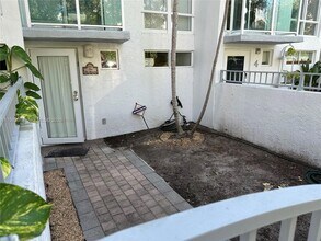 1853 Jefferson Ave in Miami Beach, FL - Building Photo - Building Photo