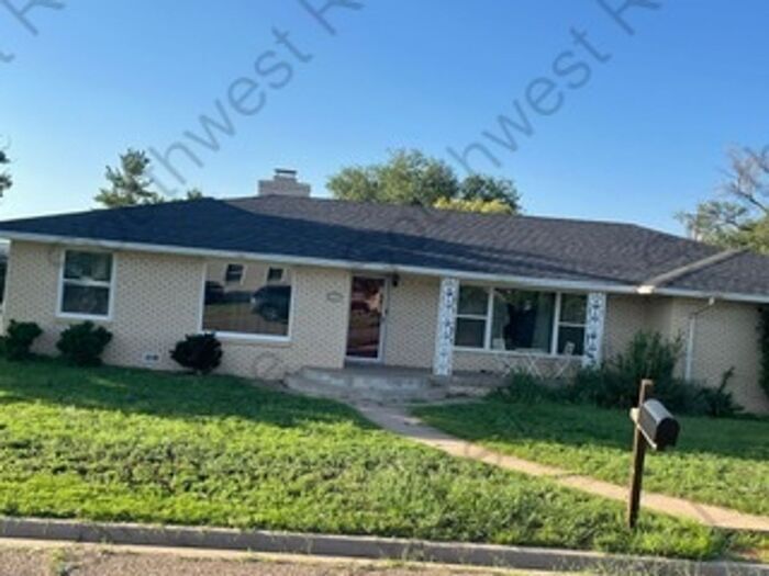 612 E Tierra Blanca Rd in Clovis, NM - Building Photo