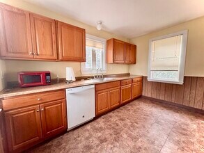 57 Adams Ave in Newton, MA - Building Photo - Building Photo