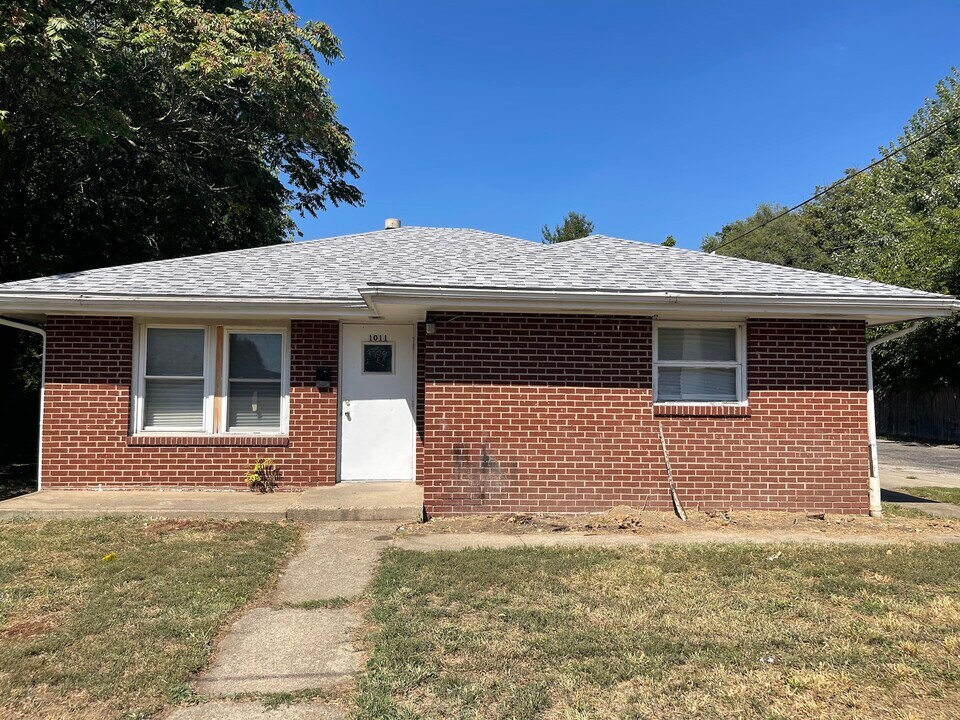 1011 E Williams St in Danville, IL - Building Photo