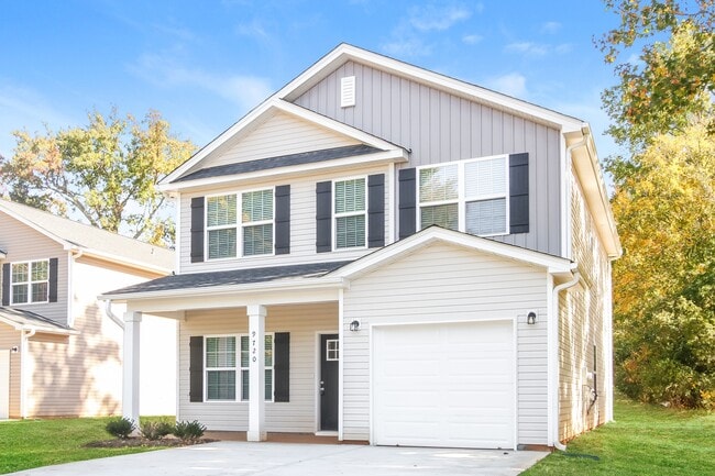 9720 Trinity Rd in Charlotte, NC - Foto de edificio - Building Photo