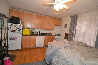 2115 N Dayton St, Unit J05P in Chicago, IL - Foto de edificio - Building Photo