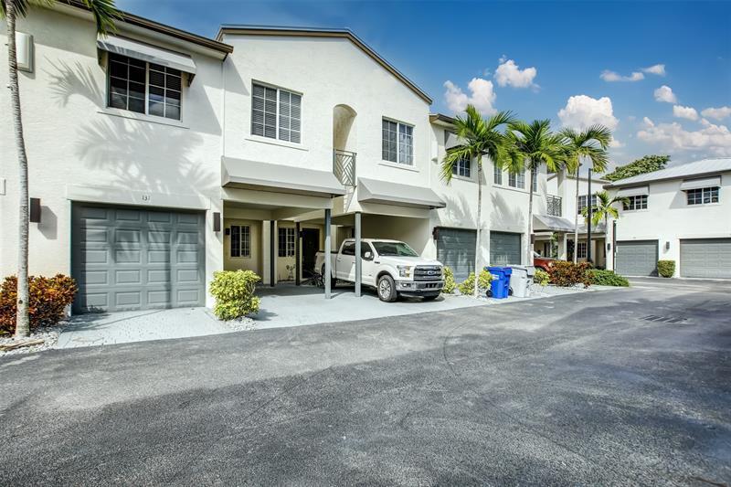 131 S E 7th Way in Pompano Beach, FL - Building Photo