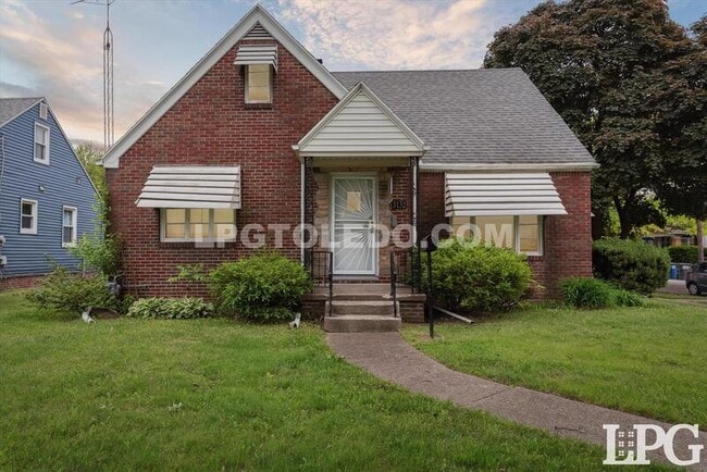 property at 3132 Mulberry St