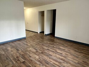 4006 Iowa Dr in Anchorage, AK - Building Photo - Building Photo