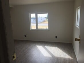 421 N Hooper Ave in Soda Springs, ID - Foto de edificio - Building Photo