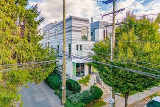 Grandview Cascades in Vancouver, BC - Building Photo - Building Photo