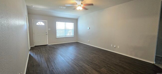 1195 Meadows Edge Dr in Alexander, AR - Building Photo - Building Photo