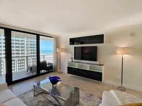 3000 N Ocean Dr, Unit 16B in Riviera Beach, FL - Building Photo - Building Photo