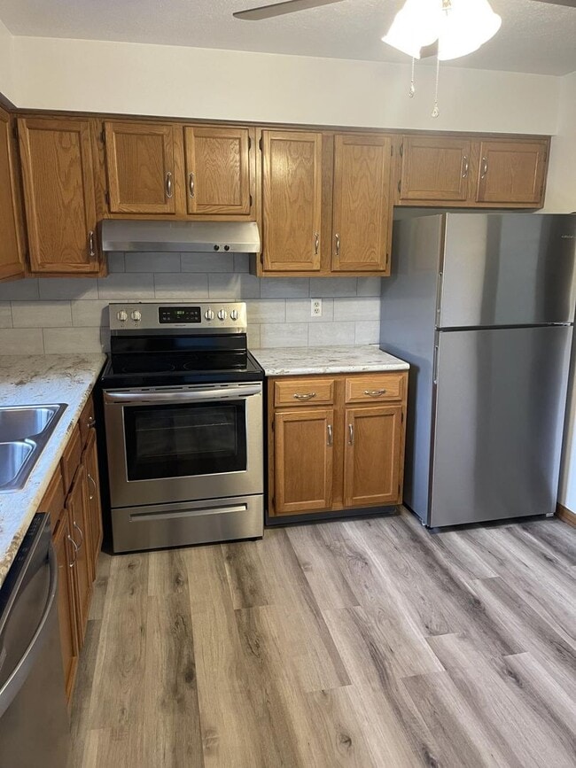 7386 Eisenhower Dr in Youngstown, OH - Building Photo - Building Photo