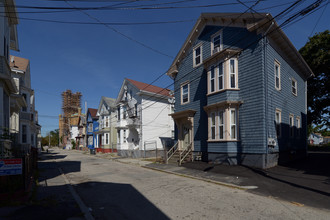 156 Parade St in Providence, RI - Foto de edificio - Building Photo