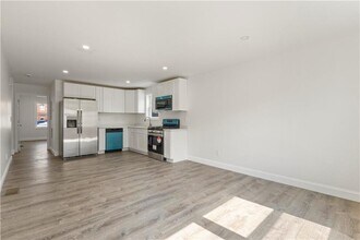 30 Danby St in Providence, RI - Building Photo - Building Photo