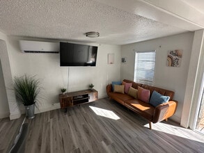 2706 W Tyson Ave in Tampa, FL - Building Photo - Building Photo