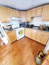 112 Thorndike St-Unit -Apt 3 in Cambridge, MA - Foto de edificio - Building Photo