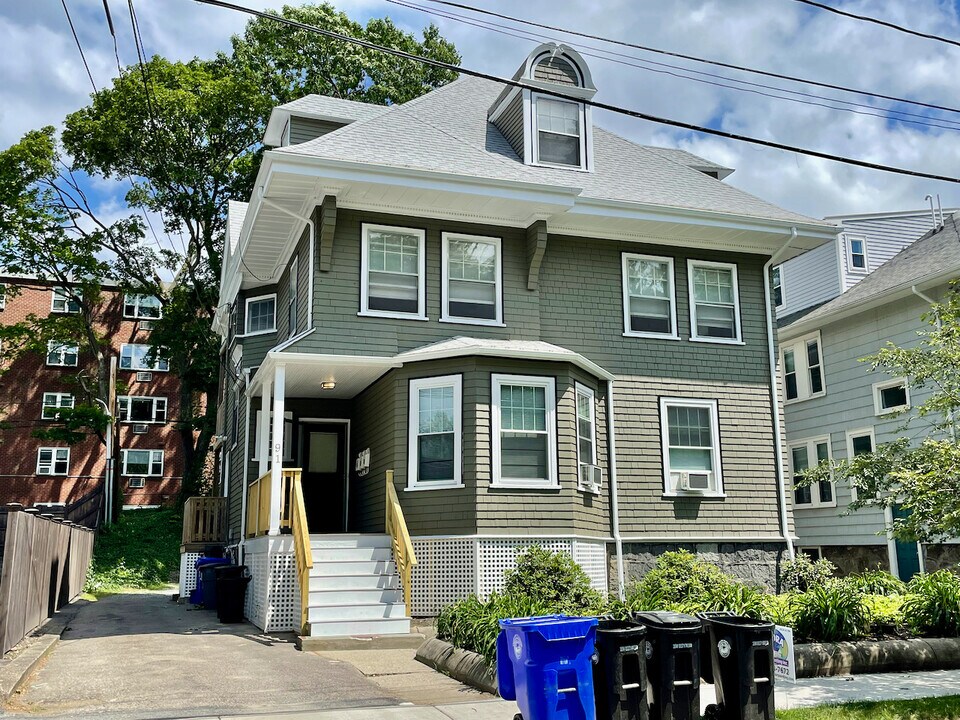 91 Stedman St, Unit 2 in Brookline, MA - Foto de edificio