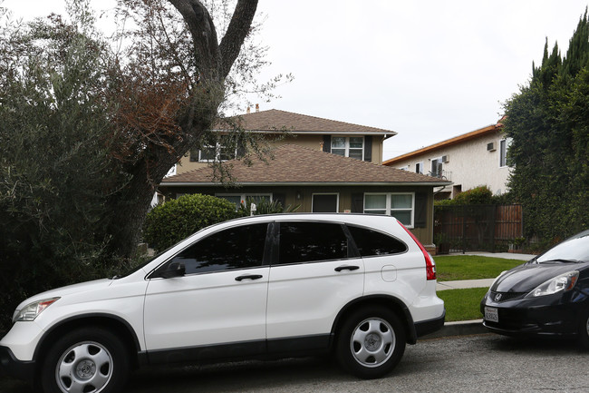 3363 Mentone Ave in Los Angeles, CA - Building Photo - Building Photo