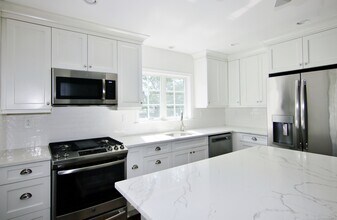 570 Fairfield Ave in Stamford, CT - Building Photo - Building Photo