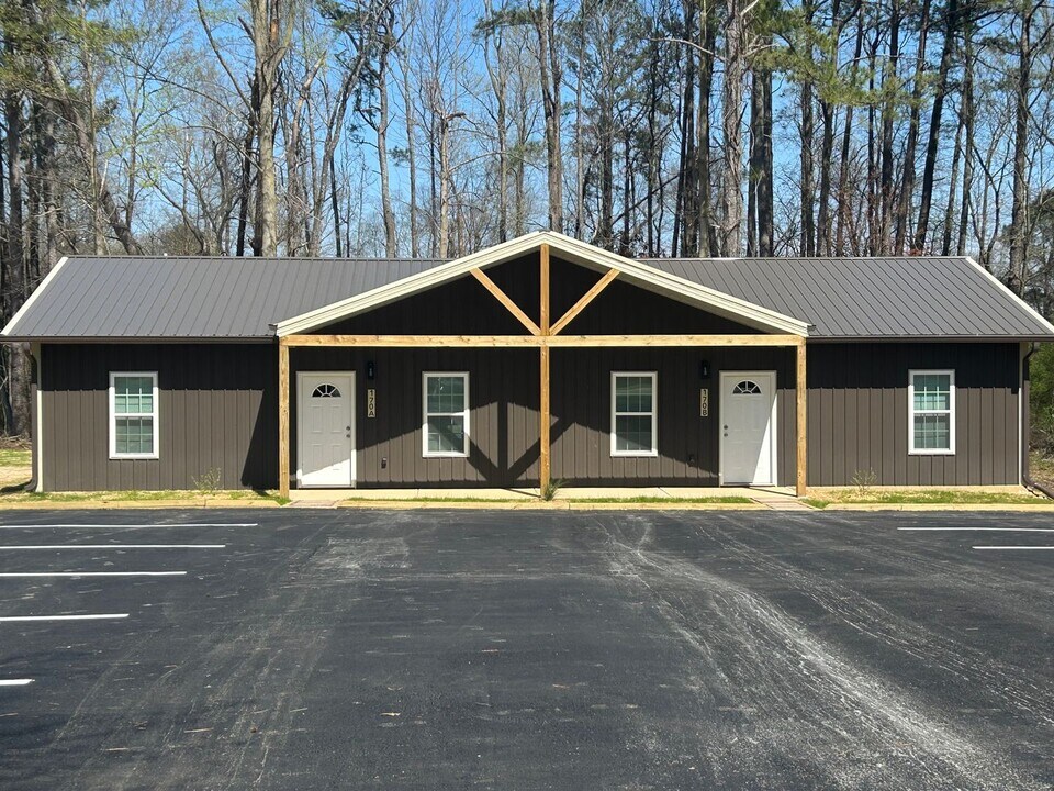 216 Mat Morrow Rd in Arab, AL - Building Photo