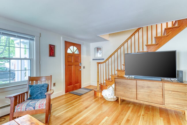 22 Seaview Ave in Ogunquit, ME - Building Photo - Building Photo