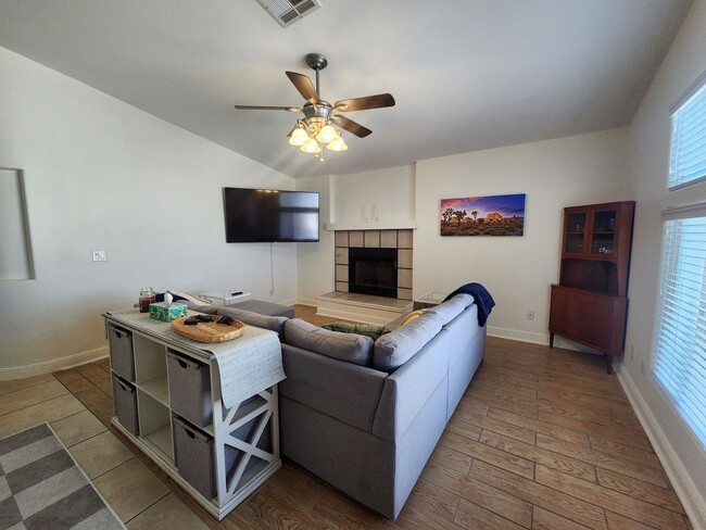 6056 Cahuilla Ave in Twentynine Palms, CA - Building Photo - Building Photo