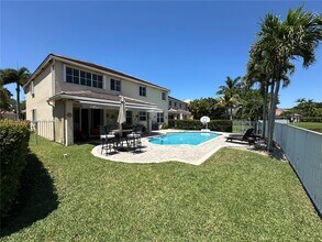 3844 Falcon Ridge Cir in Weston, FL - Building Photo - Building Photo