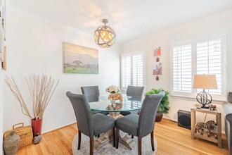 2120 N Valley St in Burbank, CA - Building Photo - Building Photo