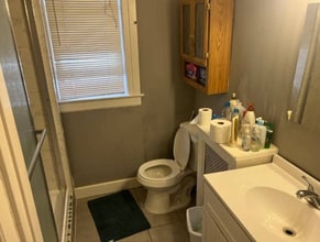 31-62-62 37th St in Queens, NY - Foto de edificio - Building Photo