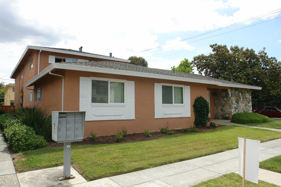 498 Richfield Dr in San Jose, CA - Building Photo