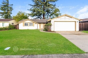 7572 South Pkwy in Sacramento, CA - Building Photo