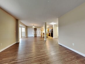 10204 Meadow Glen Dr in Independence, KY - Foto de edificio - Building Photo