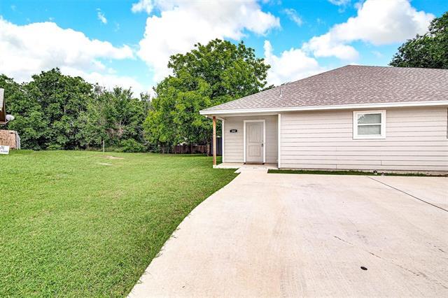 200 Honey Bee Dr in Joshua, TX - Building Photo - Building Photo