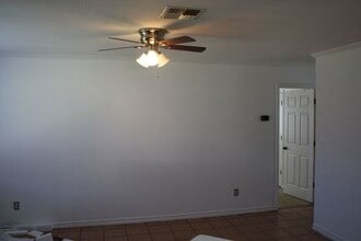 114 Lakeview in Kerrville, TX - Building Photo - Building Photo