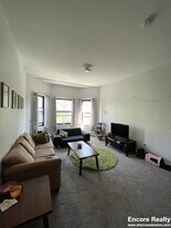 15 Stearns Rd, Unit 5 in Brookline, MA - Building Photo