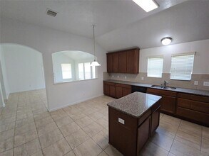1306 Squire Dr in Baytown, TX - Building Photo - Building Photo
