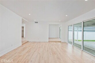 19366 Citronia St in Los Angeles, CA - Building Photo - Building Photo