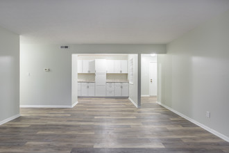 River Knolls Apartments in Munroe Falls, OH - Building Photo - Interior Photo