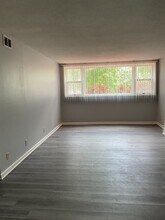 Chalet South in Cedar Rapids, IA - Building Photo - Building Photo