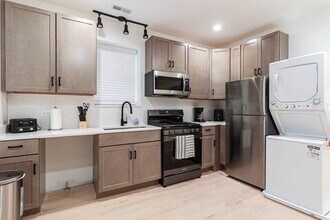 2943 N Gresham Ave in Chicago, IL - Building Photo - Building Photo