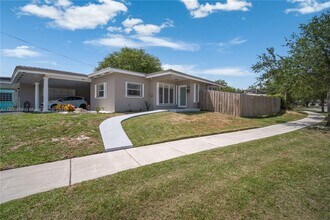 8901 SW 149th Terrace in Palmetto Bay, FL - Building Photo - Building Photo
